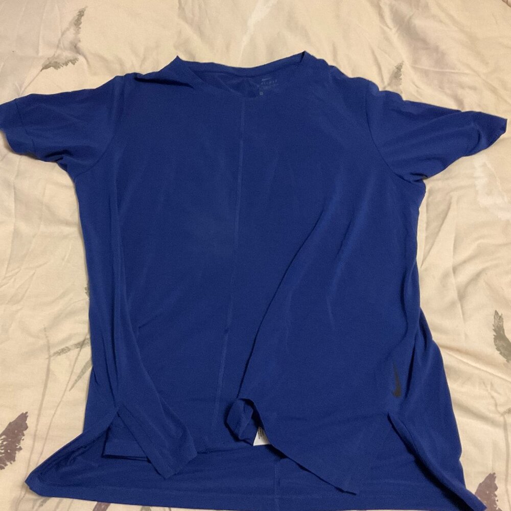 Nike Dri-FIT Yoga T-Shirt Blue XL Slim Fit Stretch Performance - Picture 2 of 3
